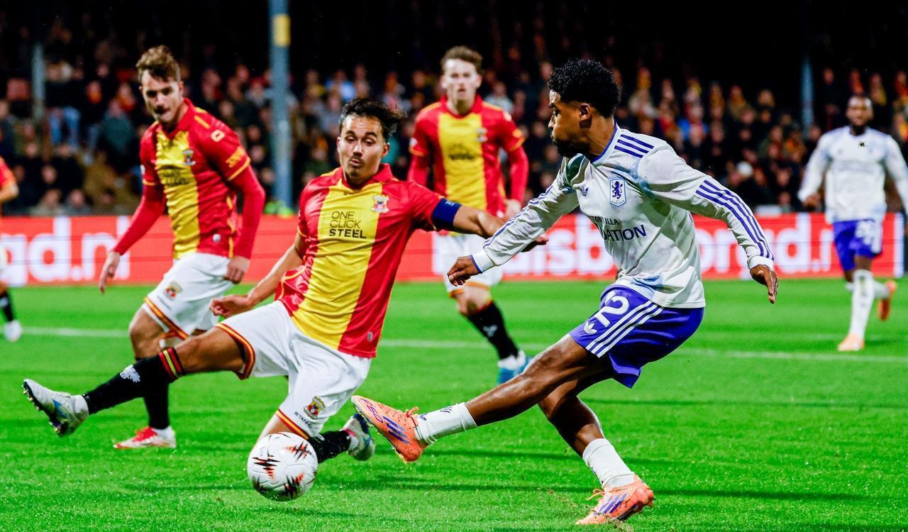 杀入禁区左, 排在塞尔塔, 横传做饼 杀入禁区左, 排在塞尔塔, 横传做饼