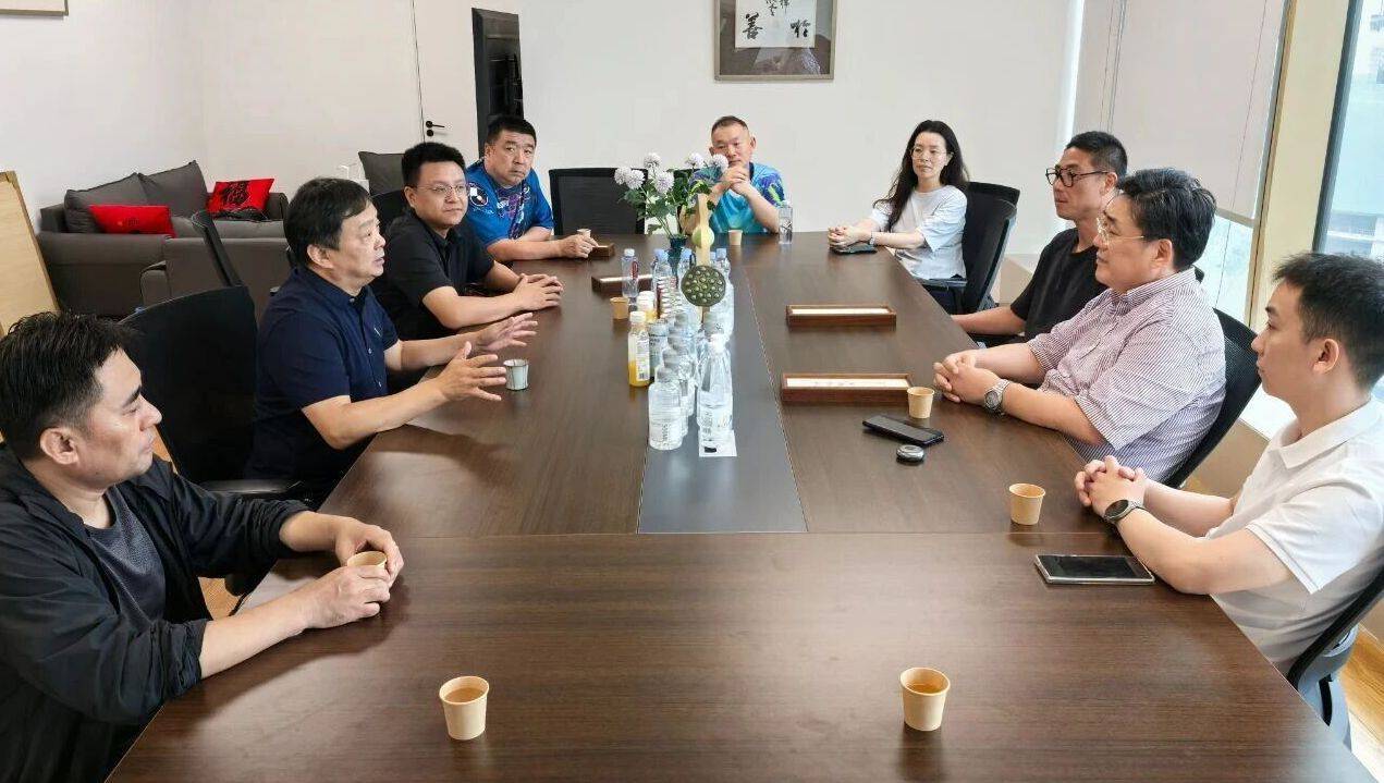 等一行多人 等一行多人