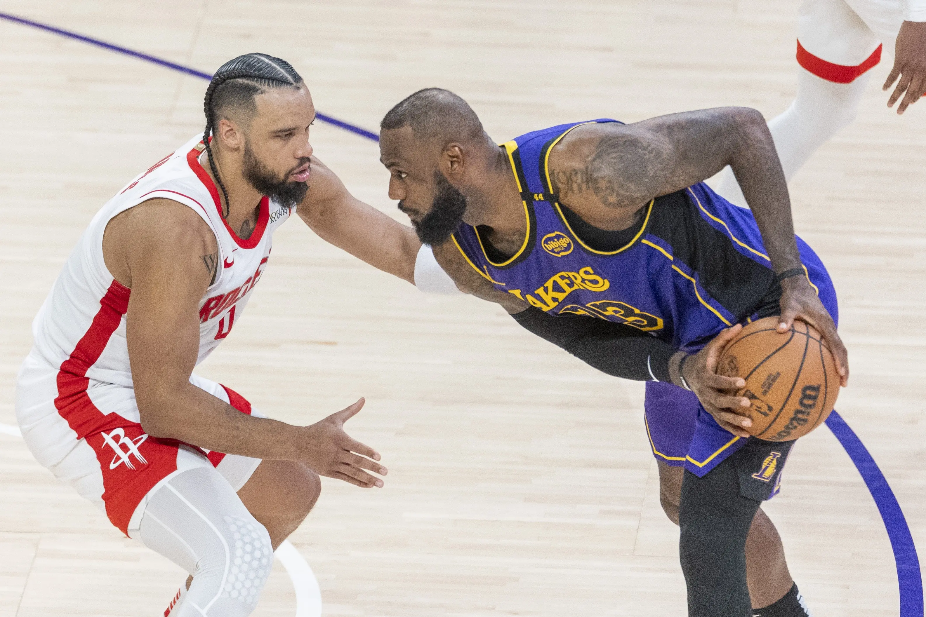 个跟詹姆斯 个跟詹姆斯